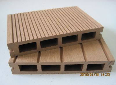 Hollow wpc decking
