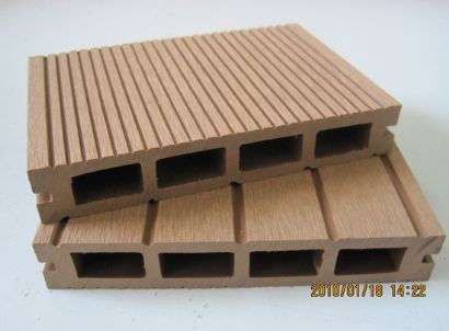Hollow wpc decking